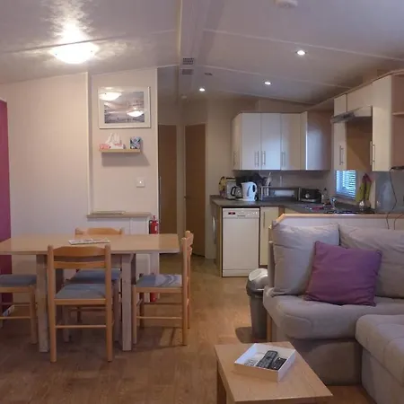营地 Camping Les Lacs De Courtes Estang
