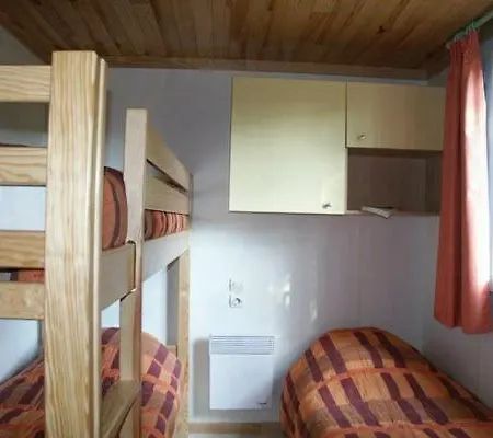 营地 Camping Les Lacs De Courtes