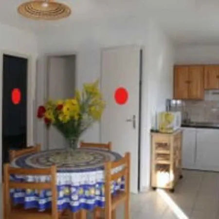 Camping Les Lacs De Courtes