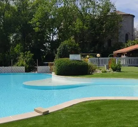 אתר קמפינג Camping Les Lacs De Courtes *